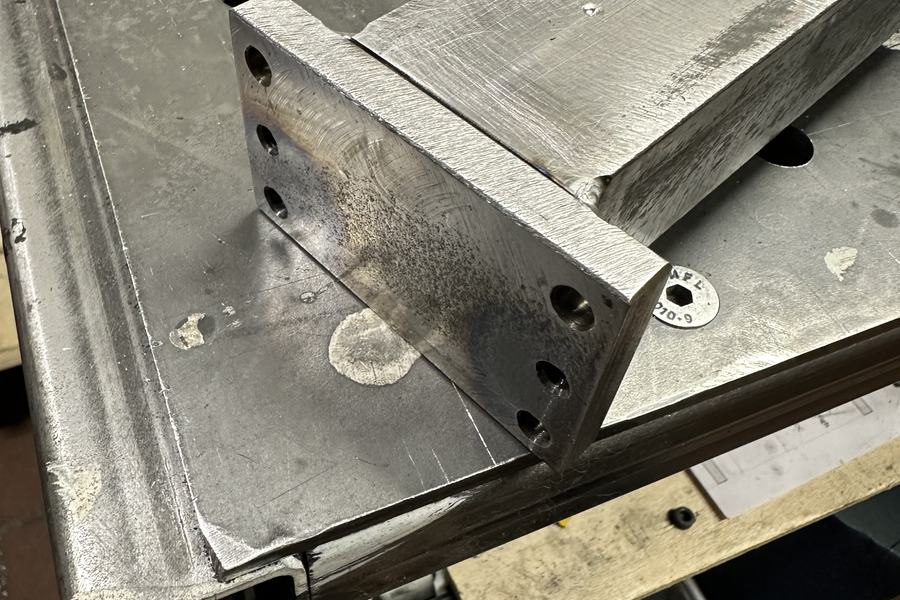 Mounting plates for Z pillars