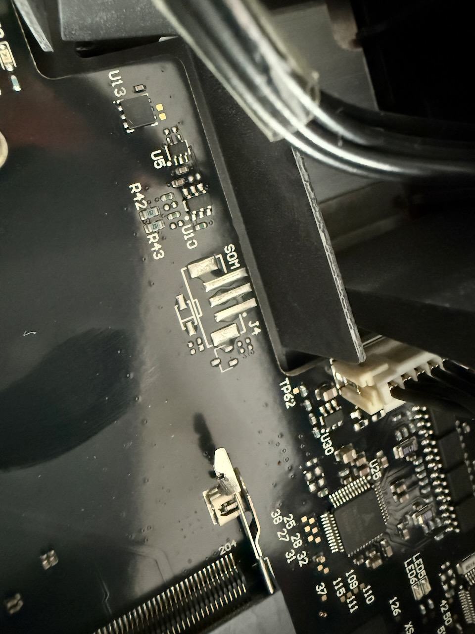 Motherboard: SOM unpopulated port